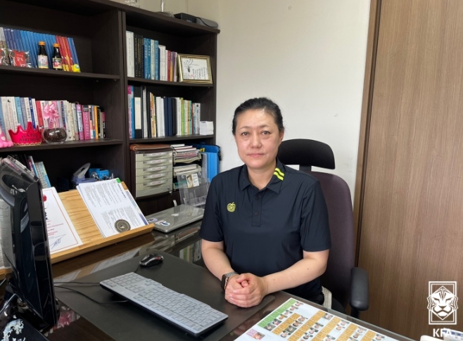 [인터뷰] 세계군인축구대회 우승 후 돌아온 이미연 감독 기사 이미지