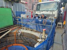 고성군의회 김석한 산업경제위원장, '송학지구 하수도정비 중점관리지역 침수예방사업' 현장 점검 기사 이미지