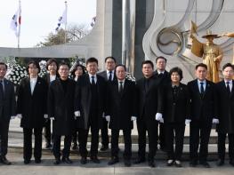 청주시의회, 제107주년 3․1절 맞아 독립유공자 참배 기사 이미지