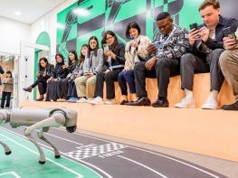 서울시 자치구 최대규모 광진미래기술체험관 8개국 외국 공무원 방문… 드론·로봇·인공지능 등 첨단기술 벤치마킹 기사 이미지